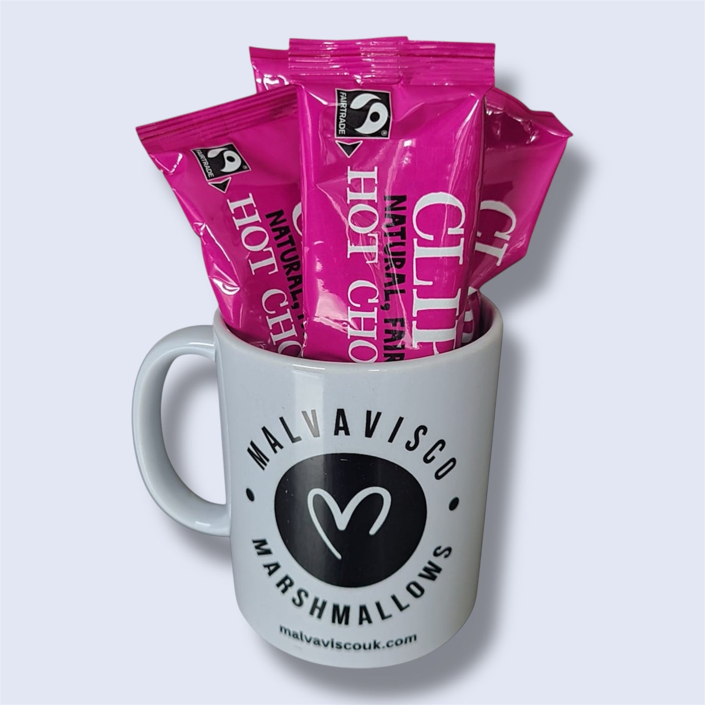 Mug with 4 hot chocolate sachets - white side