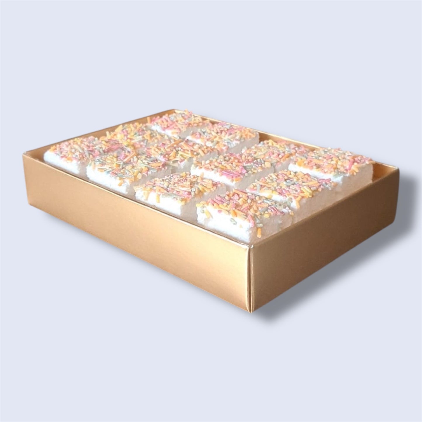 Gold gift box containing 12 Birthday cake gourmet marshmallows