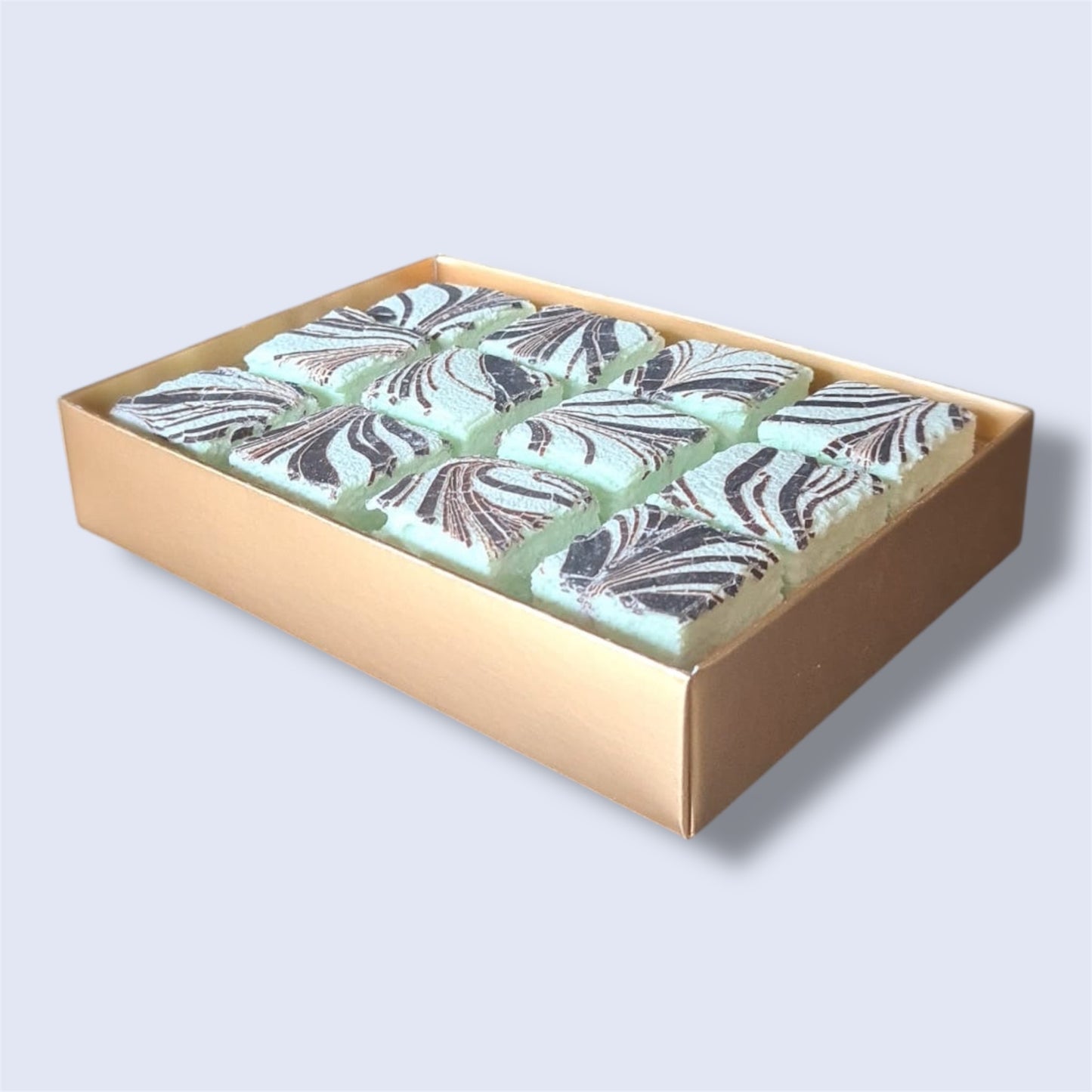Gold gift box containing 12 Mint Chocolate gourmet marshmallows